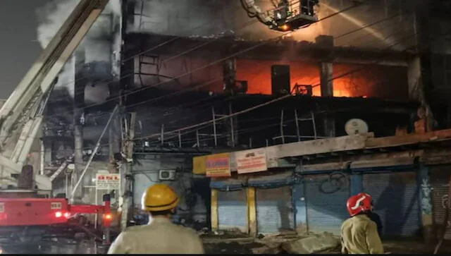 दिल्ली इमारत में आग: कम से कम 26 की मौत, कई के फंसे होने की आशंका;  राष्ट्रपति कोविंद, पीएम मोदी ने व्यक्त की संवेदनाएं