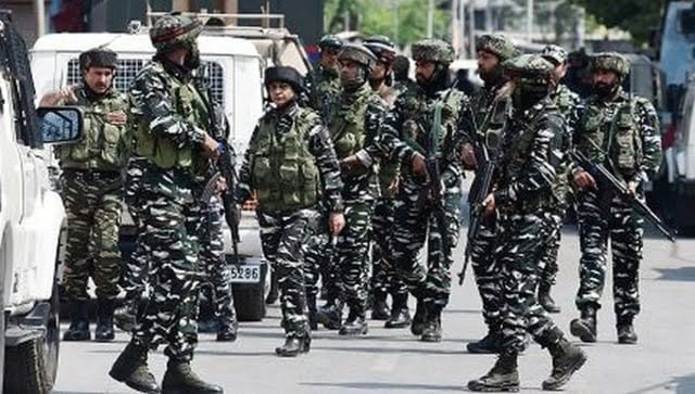 जम्मू-कश्मीर: कुलगाम और श्रीनगर में दो हाईब्रिड आतंकी गिरफ्तार