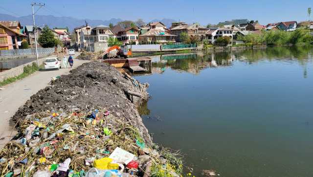 श्रीनगर मिशन में जल थल ने अपनी प्राचीन सुंदरता के लिए एक बार कचरे में डूबी खुशहाल सर झील को पुनर्जीवित किया
