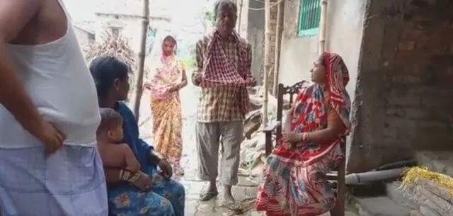 बुजुर्ग दंपति ने बिहार के सरकारी अस्पताल से अपने बेटे के शव को छुड़ाने के लिए पैसे का इंतजाम करने की मांग की