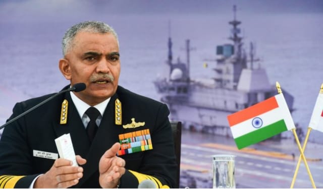 भारतीय नौसेना प्रमुख का दावा, चीन से हिंद महासागर को सुरक्षित रखने के लिए तैयार