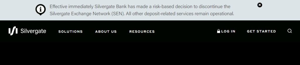 "तुरंत प्रभाव से, सिल्वरगेट बैंक ने एक जोखिम-आधारित निर्णय लिया है: सिल्वरगेट एक्सचेंज नेटवर्क (एसईएन) को बंद करने के लिए।  जमा से संबंधित अन्य सभी सेवाएं चालू रहेंगी"